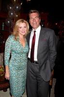 los angeles, 25. märz - cady mcclain, peter bergman beim jungen und unruhigen 41. jubiläumstorte bei cbs tv city am 25. märz 2014 in los angeles, ca foto