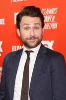 los angeles, 3. sep – charlie day bei der fxx network launch party und premieren für immer sonnig in philadelphia und der liga beim lock am 3. september 2013 in los angeles, ca foto