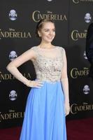 los angeles, 1. märz - darcy rose byrnes bei der cinderella-weltpremiere im el capitan theater am 1. märz 2015 in los angeles, ca foto