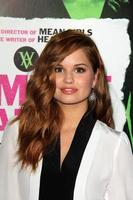 los angeles, feb 4 - debby ryan bei der vampire academy los angeles premiere in regal 14 theatres am 4. februar 2014 in los angeles, ca foto