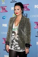 los angeles, 4. nov - demi lovato bei der 2013 x factor top 12 party im sls hotel am 4. november 2013 in beverly hills, ca foto