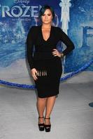 los angeles, 19. nov - demi lovato bei der eingefrorenen weltpremiere im el capitan theater am 19. november 2013 in los angeles, ca foto