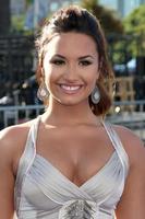 los angeles, 14. august - demi lovato kommt am 14. august 2011 in los angeles, ca. bei den vh1 do something awards 2011 im hollywood palladium an foto