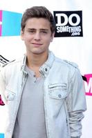 los angeles, 14. august - garrett backstrom kommt am 14. august 2011 in los angeles, ca. bei den vh1 do something awards 2011 im hollywood palladium an foto