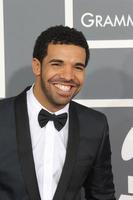 Los Angeles, 10. Februar – Drake kommt am 10. Februar 2013 zu den 55. jährlichen Grammy Awards im Staples Center in Los Angeles, ca foto