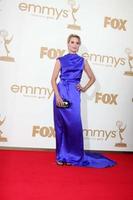 los angeles, 18. september - dianna agron kommt am 18. september 2011 zu den 63. primetime emmy awards im nokia theater in los angeles, ca foto