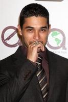 Los Angeles, 16. Oktober – Wilmer Valderrama kommt am 16. Oktober 2010 bei den Environmental Media Awards 2010 in den Warner Brothers Studios in Burbank, ca foto