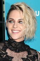 los angeles, 7. juli - kristen stewart bei der equals la premiere im arclight hollywood am 7. juli 2016 in los angeles, ca foto