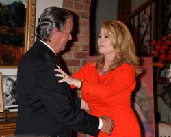 los angeles, 4. märz - eric braeden, melody thomas scott at the melody thomas scott feiert 35 jahre bei the young and the restless bei cbs tv city am 4. märz 2014 in los angeles, ca foto