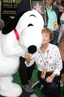 los angeles, nov 2 - snoopy, jean schultz bei der snoopy hollywood walk of fame zeremonie auf dem hollywood walk of fame am 2. november 2015 in los angeles, ca foto