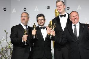 los angeles, 2. märz - tonredakteure überspringen lievsay, niv adiri, christopher benstead und chris munro, gewinner der besten leistung im tonmischen bei den 86. academy awards im dolby theater, hollywood und highland am 2. märz 2014 in los angeles, ca foto