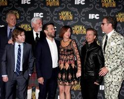 los angeles, 7. jan - tim robbins, haley joel osment, steve tom, tobey maguire, kristen wiig, david spade, will ferrell bei der ifc s die beute von babylon vorführung bei der directors guild of america am 7. januar 2014 in los angeles, ca foto