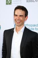 los angeles, 18. juni - christopher gorham am stand für kindergala auf dem lot der fox studios des 20. jahrhunderts am 18. juni 2016 in century city, ca foto