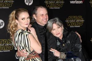 Los Angeles, 14. Dezember - Billie Lourd, Todd Fisher, Carrie Fisher bei Star Wars - The Force Awakens Weltpremiere im Hollywood and Highland am 14. Dezember 2015 in Los Angeles, ca foto