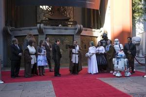 los angeles, 17. dezember - andrew porters, caroline ritter bei den australischen star wars-fans heiraten in einer star wars-hochzeit im tcl chinese theater am 17. dezember 2015 in los angeles, ca foto