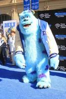 los angeles, 17. juni - sulley bei der monsters university premiere im el capitan theater am 17. juni 2013 in los angeles, ca foto