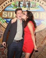 los angeles, 14. dezember - adam klein, hannah shapiro bei the survivor - millennials vs. gen x finale bei cbs tv city am 14. dezember 2016 in los angeles, ca foto