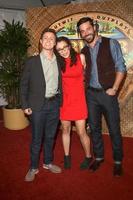 los angeles, 14. dezember - adam klein, hannah shapiro, ken mcnickle bei the survivor - millennials vs. gen x finale bei cbs tv city am 14. dezember 2016 in los angeles, ca foto