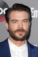 los angeles, 26. september - charlie weber bei der tgit 2015-premiere auf dem roten teppich im gracias madre am 26. september 2015 in los angeles, ca foto