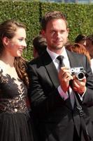 los angeles, aug 16 - troian bellisario, patrick j adams bei den creative emmy awards 2014, ankunft im nokia theater am 16. august 2014 in los angeles, ca foto