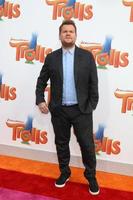 Los Angeles, 23. Oktober - James Corden bei der Trolls-Premiere im Village Theatre am 23. Oktober 2016 in Westwood, ca foto