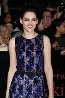 los angeles, 14. nov - kristen stewart kommt in der dämmerung an - brechende morgendämmerung teil 1 weltpremiere im nokia theater at la live am 14. november 2011 in los angeles, ca foto