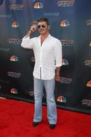 los angeles, 3. märz - simon cowell beim america s got talent richter fototermin im pasadena civic auditorium am 3. märz 2016 in pasadena, ca foto