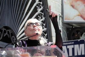 Los Angeles, 28. April - Barbara Bain auf dem Bairbara Bain Hollywood Walk of Fame Sternzeremonie auf dem Hollywood Walk of Fame am 28. April 2016 in Los Angeles, ca foto