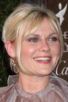 kristen dunst kommt am 10. januar 2009 zur art of elysium 2. jährlichen black tie wohltätigkeitsgala im vibiana in los angeles, ca. 2008 kathy hutchins hutchins foto