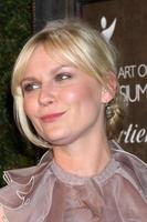 kristen dunst kommt am 10. januar 2009 zur art of elysium 2. jährlichen black tie wohltätigkeitsgala im vibiana in los angeles, ca. 2008 kathy hutchins hutchins foto