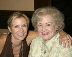 katherine kelly lang und betty white bold und das schöne fan-mittagessen universal sheraton hotel los angeles, ca. 25. aug. 2007 ©2007 kathy hutchins hutchins foto