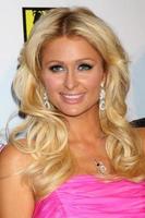 los angeles, 23. oktober - paris hilton kommt am 2010 carousel of hope ball im beverly hilton hotel am 23. oktober 2010 in beverly hills, ca foto