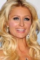 los angeles, 23. oktober - paris hilton kommt am 2010 carousel of hope ball im beverly hilton hotel am 23. oktober 2010 in beverly hills, ca foto