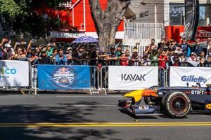 guadalajara, mexiko - 25. oktober 2022 showrun checo perez, formel 1 red bull einsitzer rb7 foto