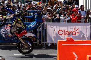 guadalajara, mexiko - 25. oktober 2022 showrun aaron colton, didier goirand und ivan ramirez auf motorrad foto