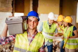 Elektriker auf der Baustelle foto