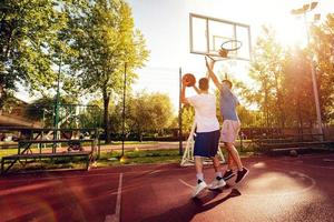 Basketball eins zu eins foto