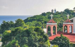 wunderschönes stadt- und seelandschaftspanorama und blick auf puerto escondido mexiko. foto