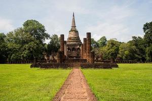 Wat Chang Lom im historischen Park Srisatchanalai in Sukhothai Pro
