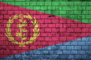 Eritrea-Flagge ist auf eine alte Mauer gemalt foto