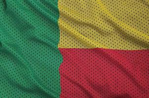 Benin-Flagge gedruckt auf einem Polyester-Nylon-Sportswear-Mesh-Gewebe m foto