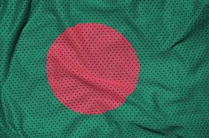 Bangladesch-Flagge gedruckt auf einem Polyester-Nylon-Sportswear-Mesh-Gewebe foto