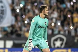 rio, brasilien - 10. november 2022, goleiro lucas perri spieler im spiel zwischen botafogo vs santos bis zur 37. runde der brasilianischen meisterschaft, eine serie im nilton santos stadion foto