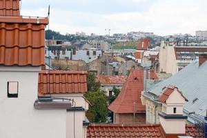 Blick auf die Dächer der historischen Altstadt von Lemberg, Ukraine foto