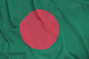 Bangladesch-Flagge gedruckt auf einem Polyester-Nylon-Sportswear-Mesh-Gewebe foto