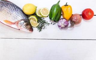 Fisch und Gemüse mit Platz für Text foto