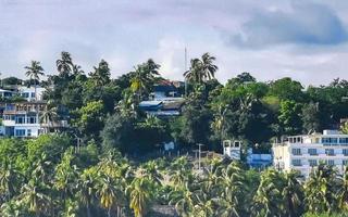 wunderschönes stadt- und seelandschaftspanorama und blick auf puerto escondido mexiko. foto