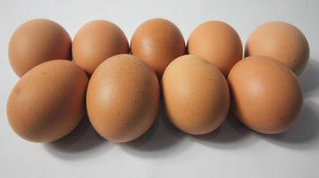 Eier isoliert auf weißem Hintergrund foto