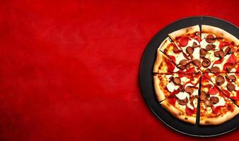 Pizza. Fast Food der traditionellen italienischen Küche. foto