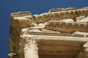 monumentales tor, tetrapylon in der antiken stadt aphrodisias in aydin, turkiye foto